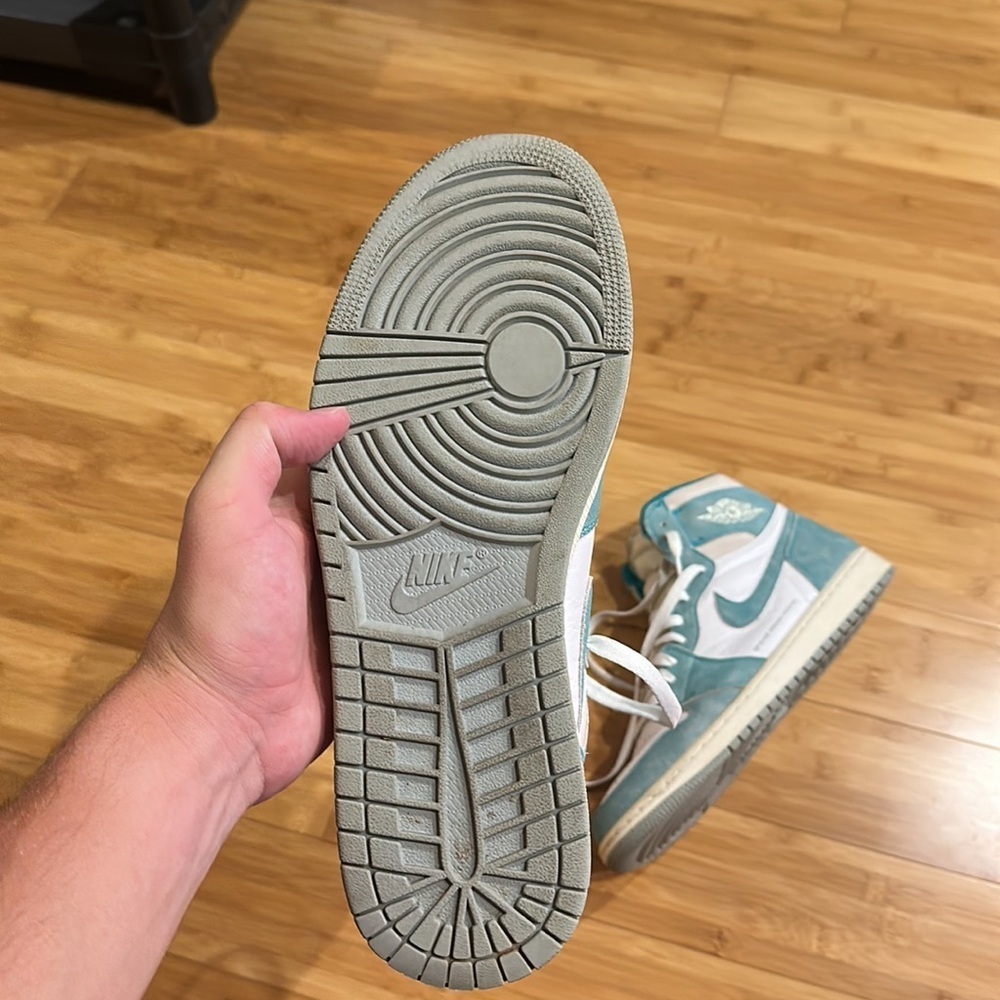 AUTHENTIC Turbo Green jordan 1s size 10.5 men’s - Picture 5 of 9